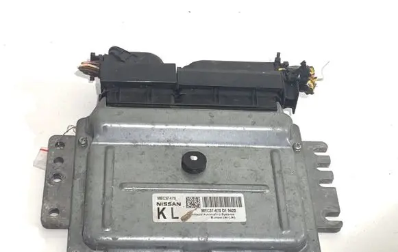Nissan Note (E11) Engine control unit/module ECU MEC37-670