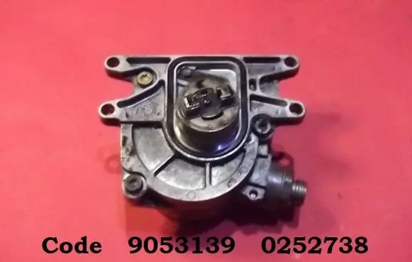 Opel Zafira A Vacuum pump 9053139 0252738
