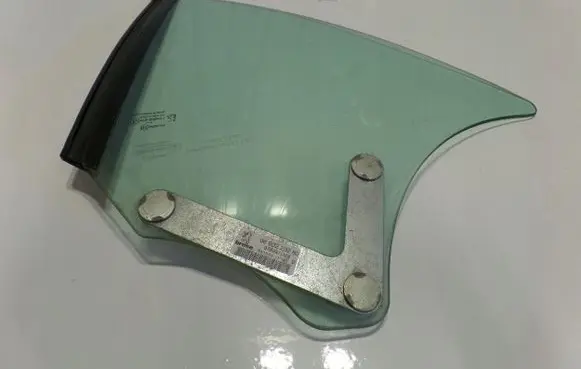 Peugeot 207 CC Front triangle window/glass 9680223280207CC