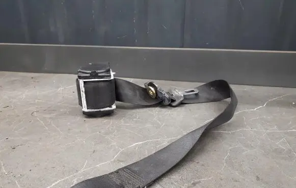 Opel Astra F Seat belt trim 90359905