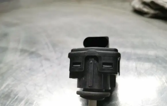 Audi A6 S6 C5 4B Headlight level adjustment motor 8L0941295