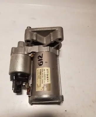 Citroen C4 II Picasso Starter motor 0001174601 9675660680