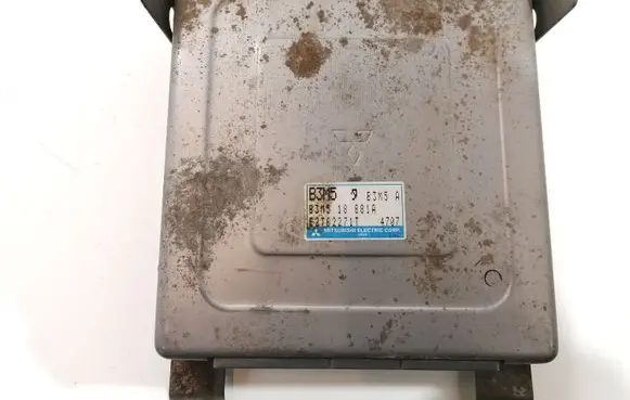 Mazda 323 Engine control unit/module B3M518881A E2T82271T