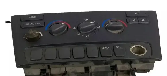 Volvo V70 Climate control unit 8651240