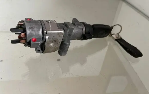 Audi A4 S4 B6 8E 8H Ignition lock 4B0905851F