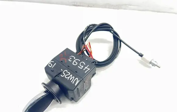 Mercedes-Benz CLS C219 Ignition lock 2115451408
