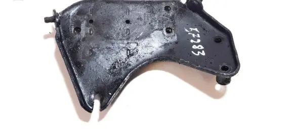 Engine mounting bracket