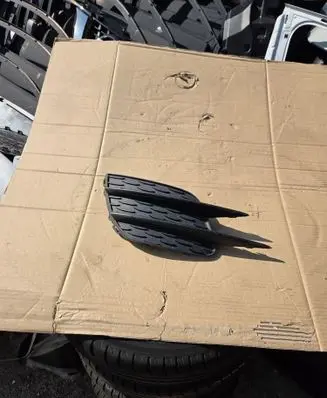 Mercedes-Benz E AMG W210 Front fog light trim/grill A2478850902