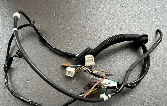 Nissan Patrol Y60 Tailgate/trunk wiring harness 24051VB920