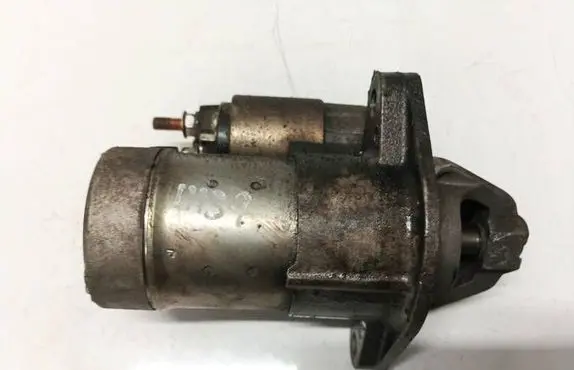 Opel Astra H Starter motor 8980147432