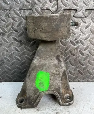 Audi A4 S4 B5 8D Engine mount bracket 8D0399113AB