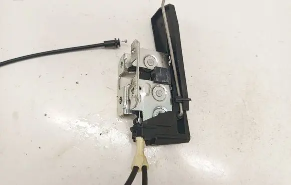 Opel Astra H Seat back rest lock catch 