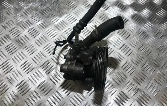 Mazda 323 F Power steering pump