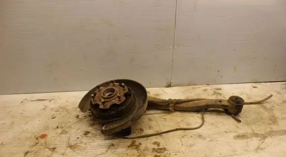 Mitsubishi Pajero Rear wheel hub spindle/knuckle 