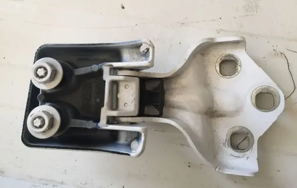 Peugeot Expert Rear door upper hinge 9820031980