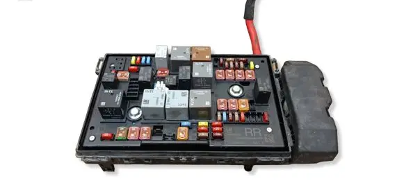 Opel Zafira C Fuse box set 13343769 3411 1110090AC