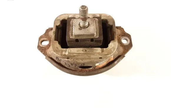 Land Rover Discovery 3 - LR3 Engine mount bracket KKB500441G 3618398125