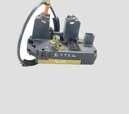 Opel Astra G Rear door lock 90561157