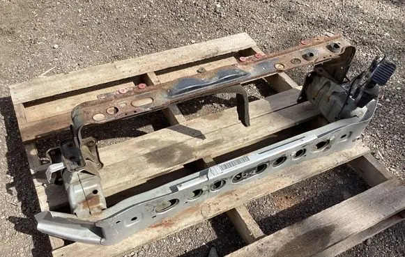 Ford Focus Front bumper cross member 4512