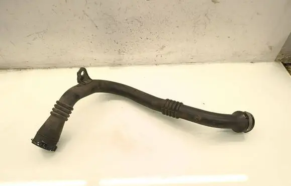 Renault Megane III Oil fill pipe 8200804000