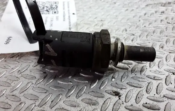 BMW 7 E38 Coolant temperature sensor 1703993