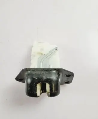 Nissan Pathfinder R52 Tailgate/trunk/boot lock/catch/latch