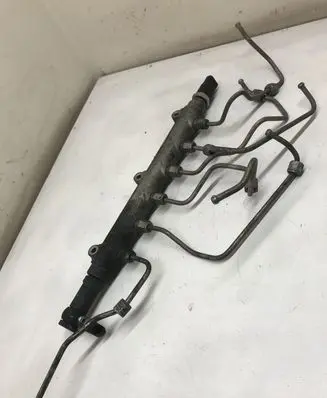 Volvo S60 Fuel main line pipe