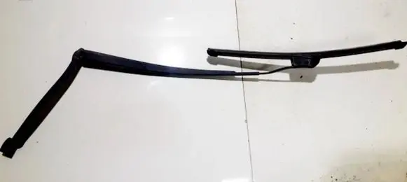 Nissan X-Trail T31 Front wiper blade arm 7904jgra