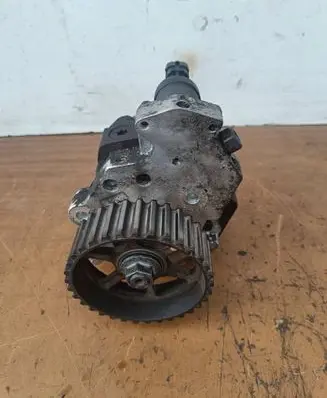 Renault Laguna II Fuel injection high pressure pump 0445010075 8200456693 037472