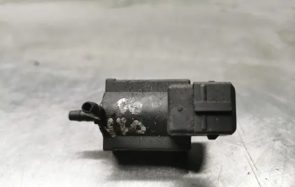 Volvo V70 Turbo solenoid valve 72224010