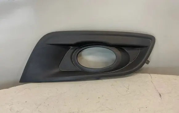 Mazda 3 I Front bumper lower grill BS3E50C21