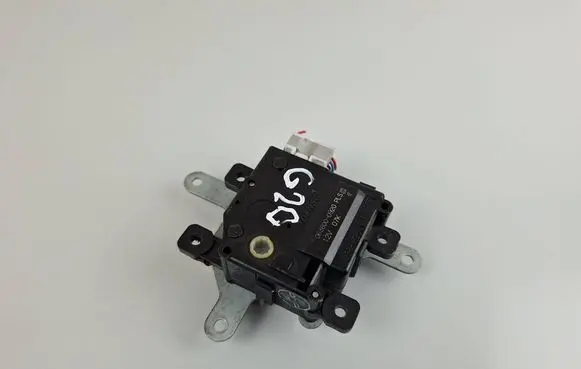 Toyota Avensis T270 Air flap motor/actuator 0638000920