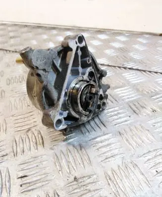 Opel Vectra C Vacuum pump 55187760