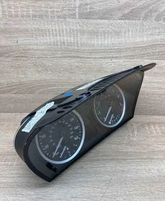 BMW 5 E60 E61 Speedometer (instrument cluster) 6974573 110080213 483
