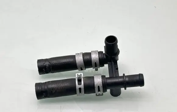 Nissan Navara D23 Engine coolant pipe/hose 11321323
