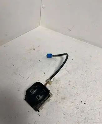 Mercedes-Benz C W203 Electric window control switch A2038200810