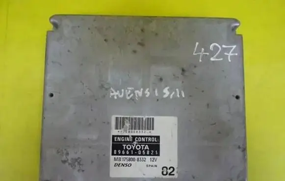 Toyota Avensis T250 Engine control unit/module 8966105821 175800-8332