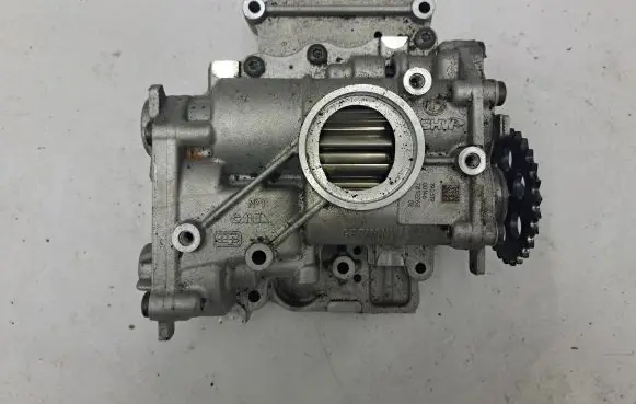 BMW M5 F90 Oil pump 7852262