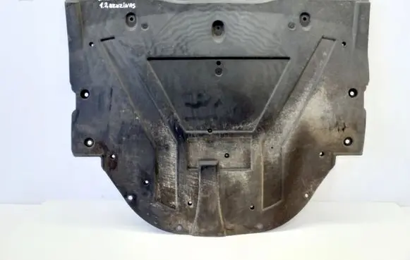 Nissan Qashqai Engine splash shield/under tray 758904EA0A