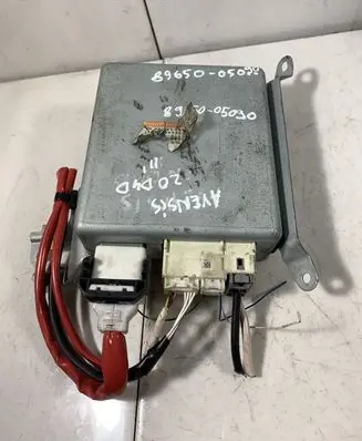 Toyota Avensis T270 Power steering control unit/module 8965005090