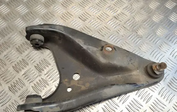 Dacia Sandero Front lower control arm/wishbone 545010294R