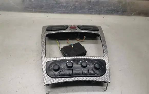 Mercedes-Benz C W203 Climate control unit 9140010322 2038300285 2038204151