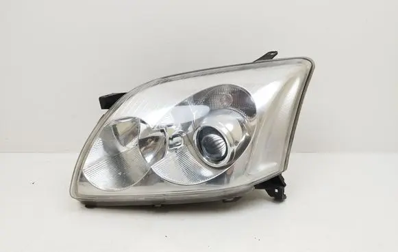 Toyota Avensis T250 Headlight/headlamp 20A370