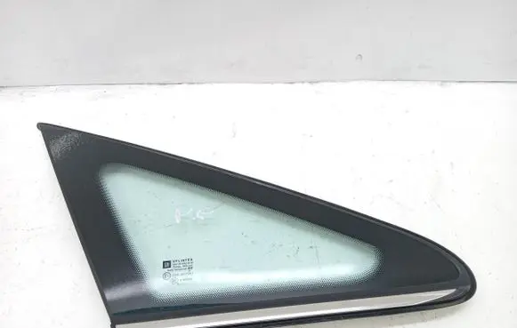 Opel Zafira B Front door vent window glass four-door 