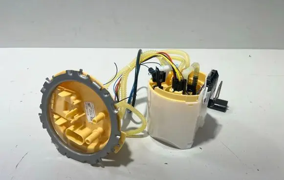 BMW X6 G06 Fuel injection high pressure pump 5A1C944 7471828