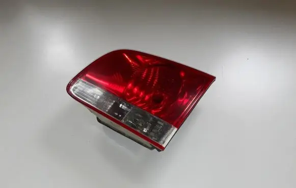 Volkswagen Touareg I Tailgate rear/tail lights 28268003