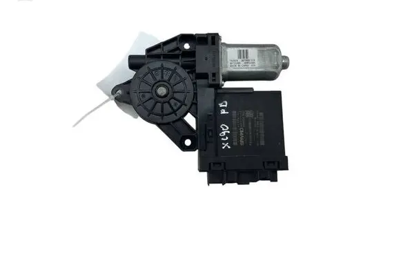 Volvo XC90 Front door window regulator motor 31674756