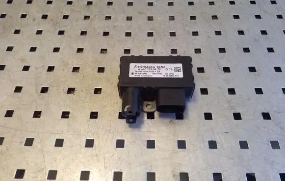 Glow plug pre-heat relay
