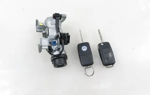Volkswagen Touran I Ignition lock 1K0905865 1K0905851