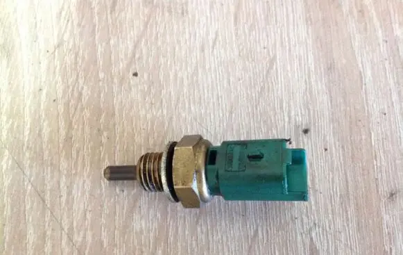 Coolant temperature sensor